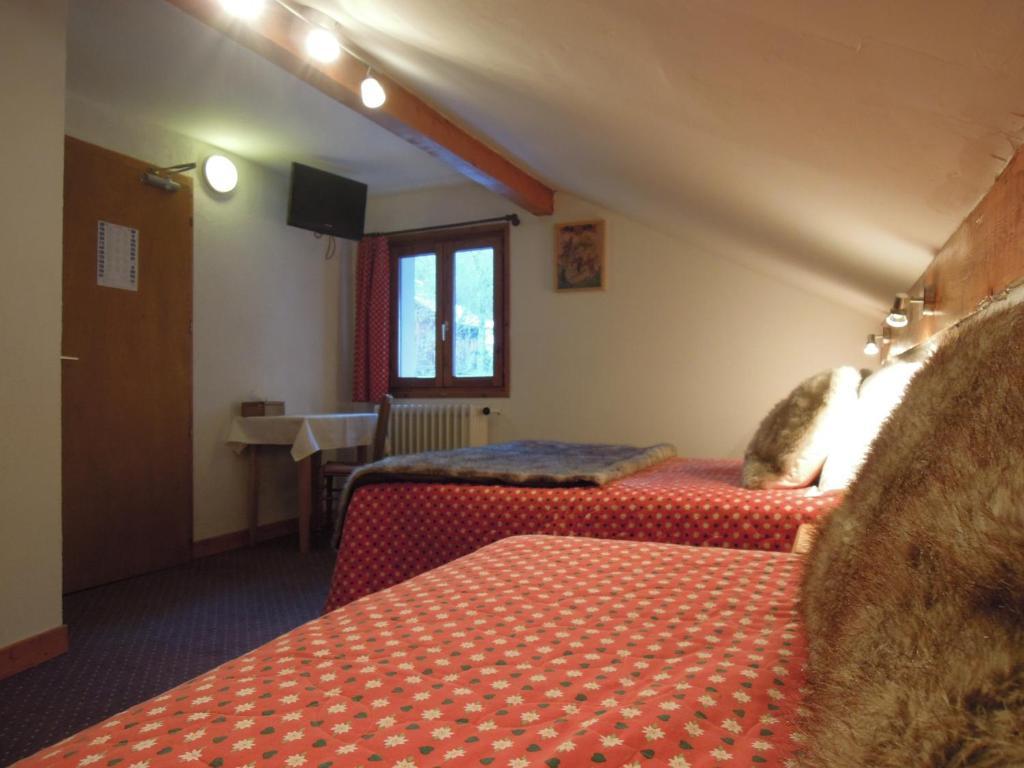 Hotel Le Roitelet Châtel Pokoj fotografie