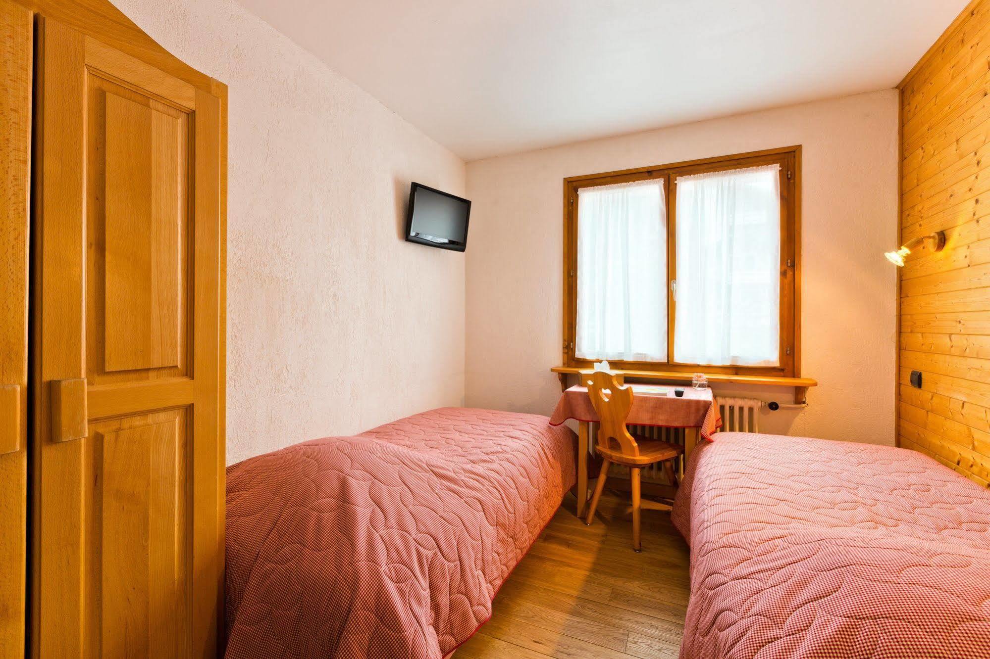 Hotel Le Roitelet Châtel Exteriér fotografie