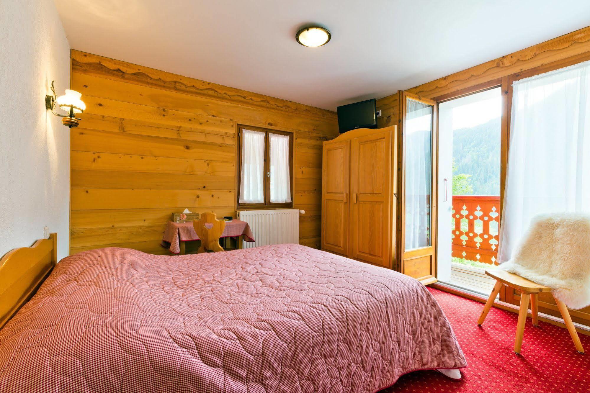 Hotel Le Roitelet Châtel Exteriér fotografie